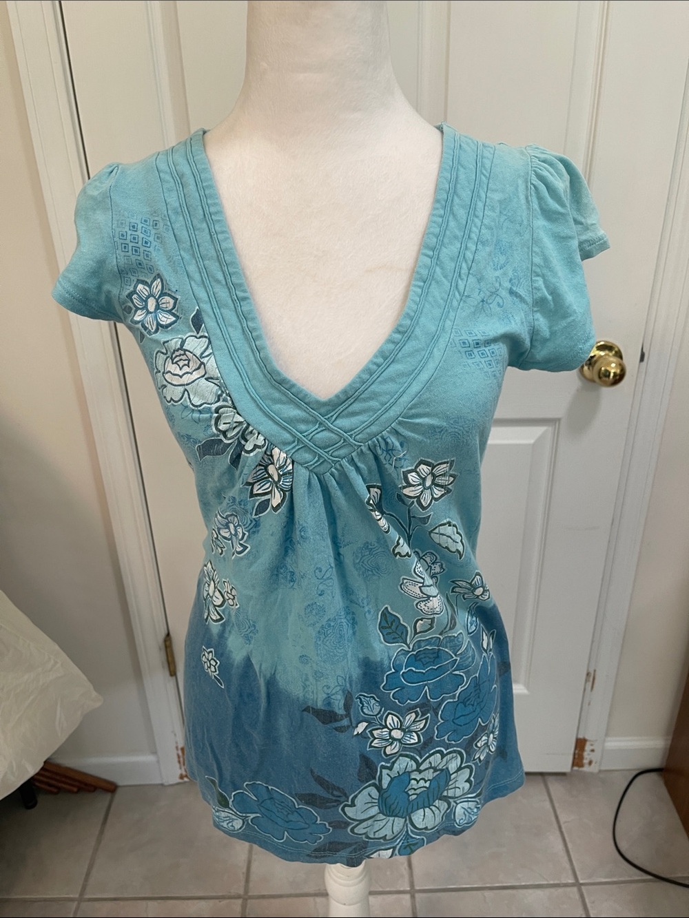 F*A*N*G* Women’s Floral Short Sleeve Top SZ L
